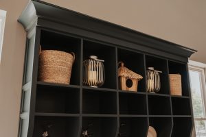 Shelf with accents